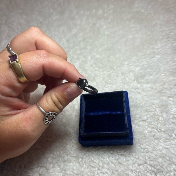 NEW Black Heart Ring - Picture 3 of 4